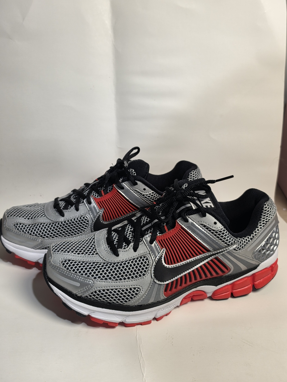 Nike Men’s Grey and Red Running Shoes